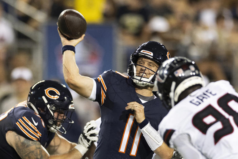 FrançaisQuelle est la force des trois quarts-arrières des Chicago Bears